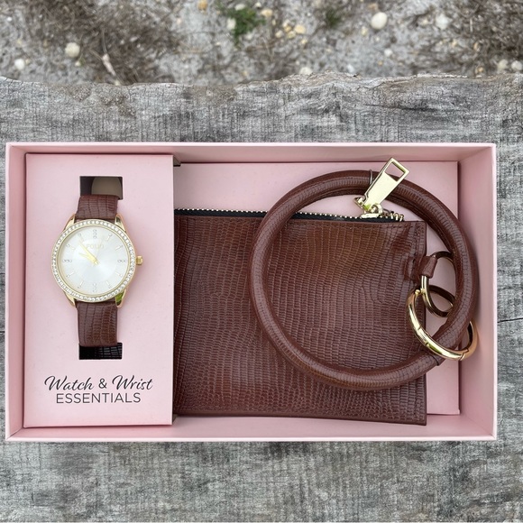 Accessories - NWT Brown and gold watch and wrist essentials bracelet wristlet